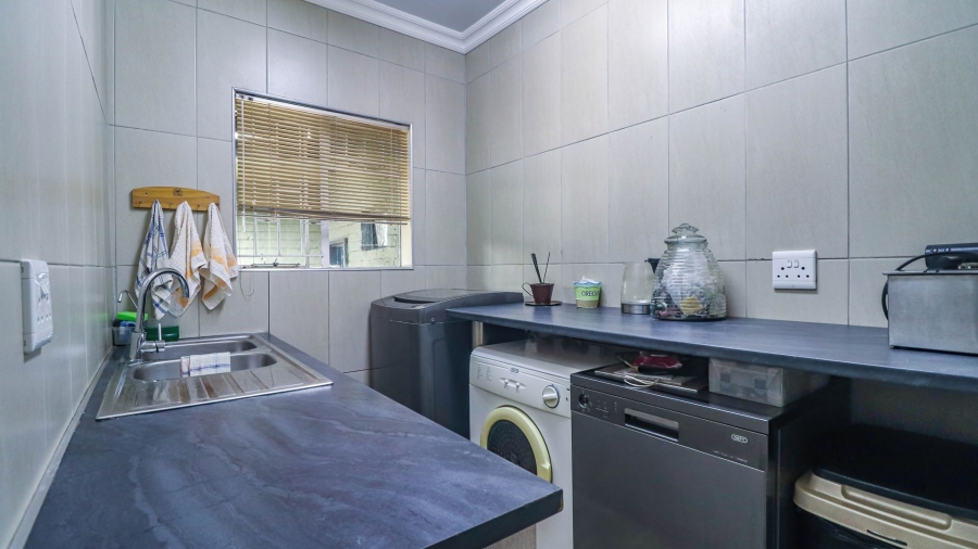 3 Bedroom Property for Sale in Flamwood North West